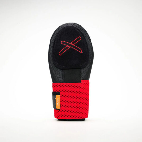 ARiA black cherry ice cream sliding mitt