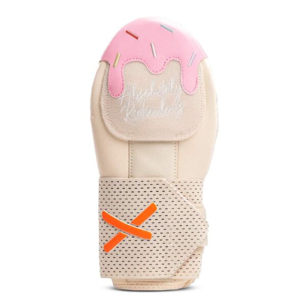 ARiA strawberry ice cream sliding mitt